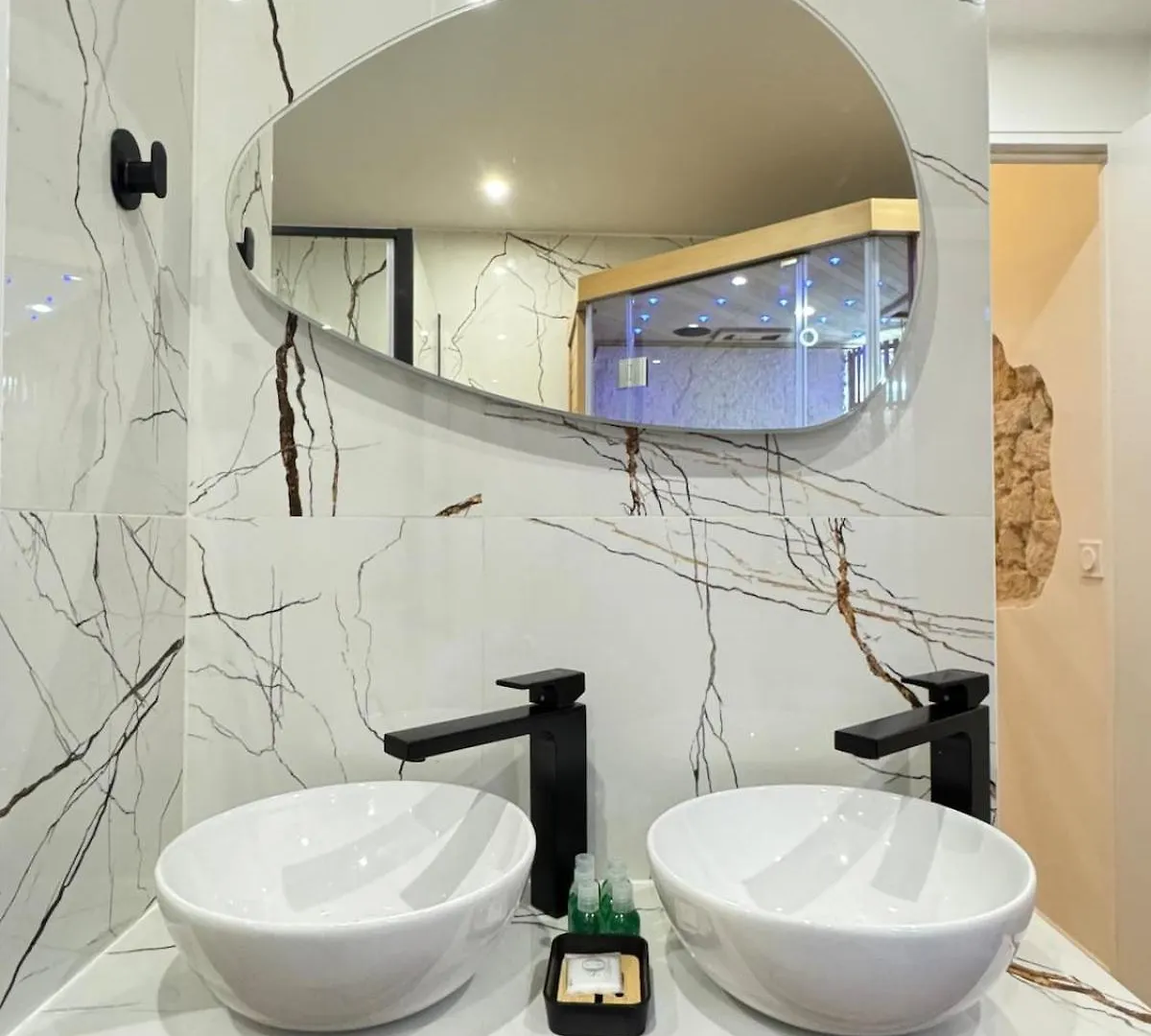 Impressionnists In Le Marais - Sauna & Ac Paris